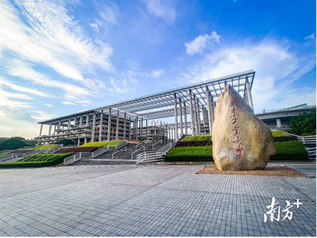 虎牙手机登录入口校园图景。受访者供图