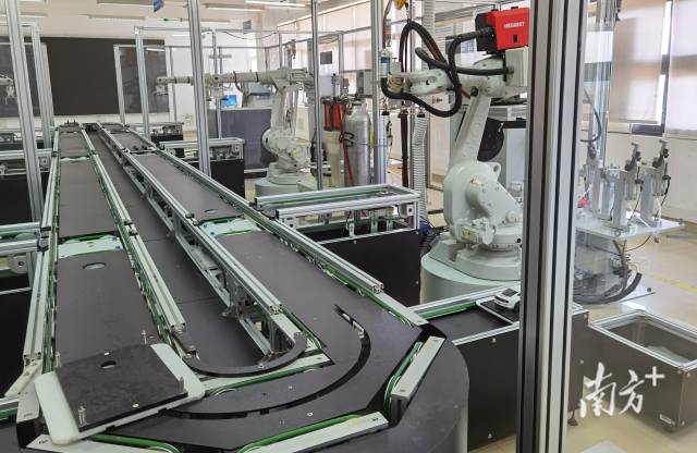 粤港澳离散制造智能化联合实验室全流程智能制造工厂系统平台。受访者供图